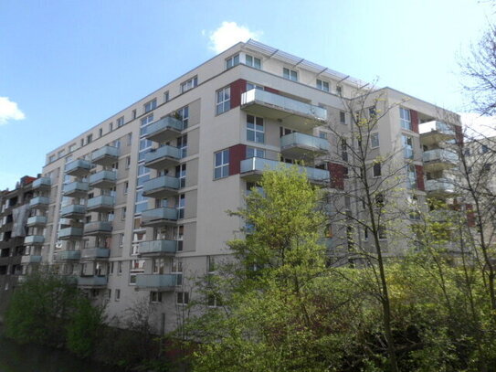 Lichtdurchflutete Single- oder Pärchenwohnung mit toller Dachterrasse