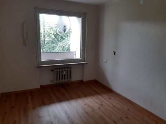 50 qm große 2-Zimmerwohnung mit Balkon im Blumenviertel (Kontaktanfragen bitte nur per Mail!)