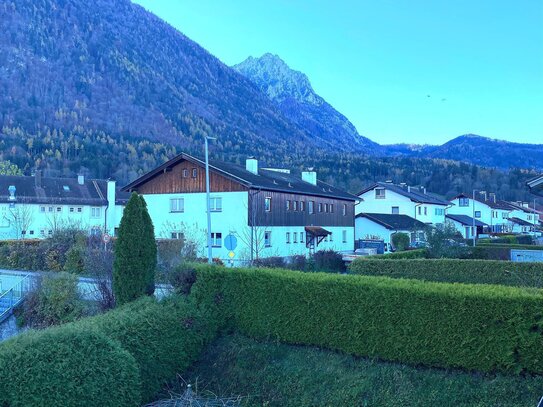 3 - 4 Zimmer Wohntraum mit Küchen - Balkon - Bergpanorama