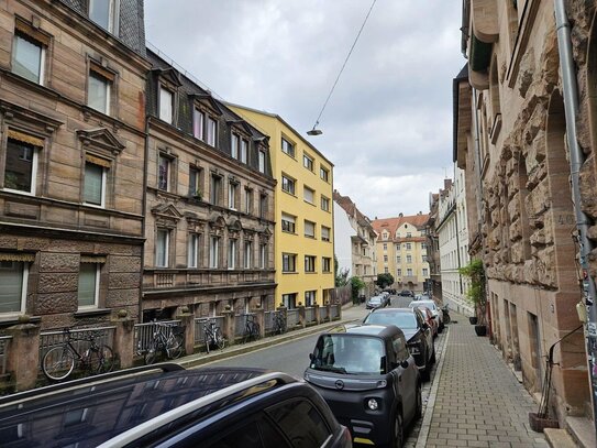 Freie, kernsanierte, 3 Zimmer Wohnung