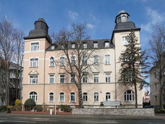 Geräumige 4-Raum-Hochparterre-Wohnung mit Balkon