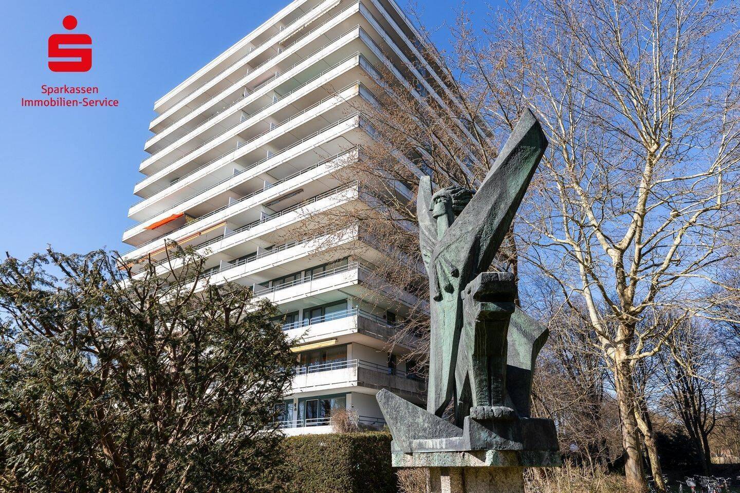 Traumhaftes Apartment mit Erbbaurecht: Begehrte Wohnlage am Englischen Garten!