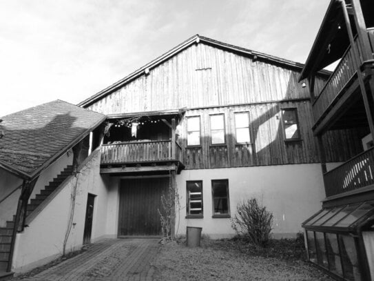 Gemütliche Wohnung mit Balkon und Garage in charmantem historischen Gebäude in Anspach!