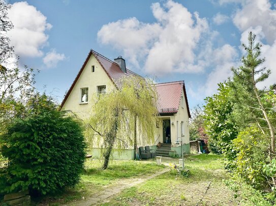 * Einfamilienhaus in ruhiger u. grüner Bestlage mit Dachterrasse u. Garten *