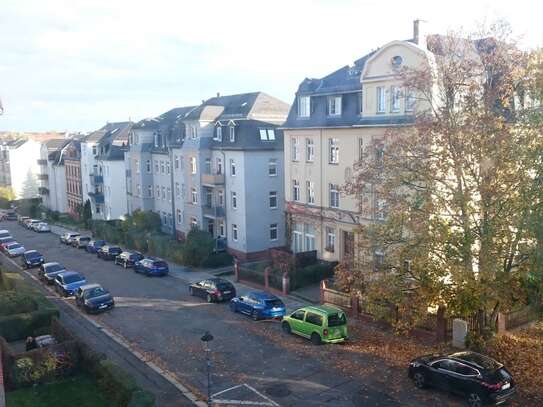 Schöne DG-Wohnung mit super Aussicht und Ausbaupotential