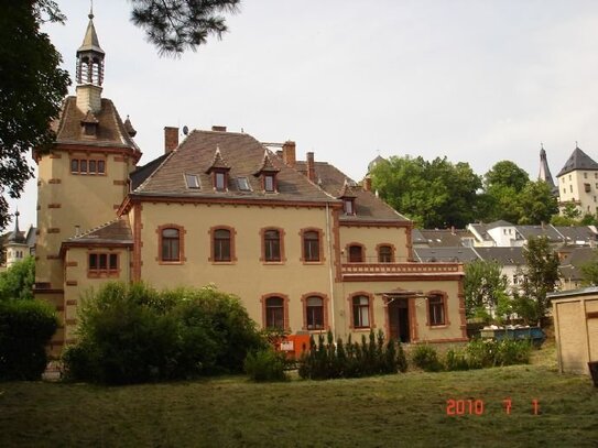 Wohnen wie im Schloss; 3 Zimmer Wohnung im repräsentativen Altbau