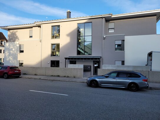 Großzügige, helle 2 - Zimmer -Wohnung in Burghausen