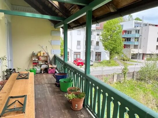 2-Zimmer-Altbauwohnung mit Balkon und Innblick in Uninähe