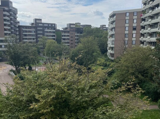 Köln Westhoven - geräumige 2-Zimmerwohnung mit 2 Bädern und 2 Balkone