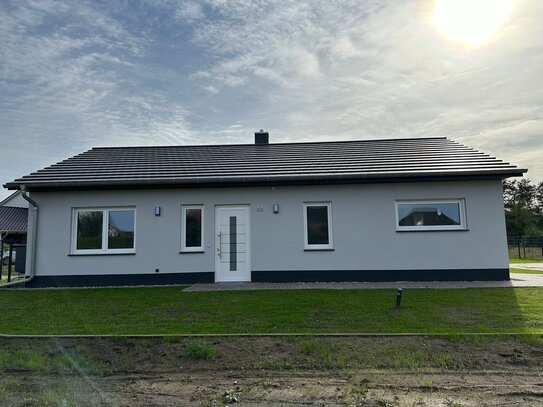 Einfamilienhaus mit Terrasse, Carport und Garten zu vermieten