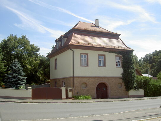 Historisches Haus mit großem Garten - ehem. Teil der Schlossanlage Weisendorf