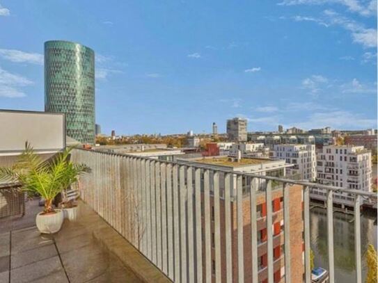 SCHICK MIT BLICK - PENTHOUSERARITÄT IM WESTHAFEN FRANKFURT