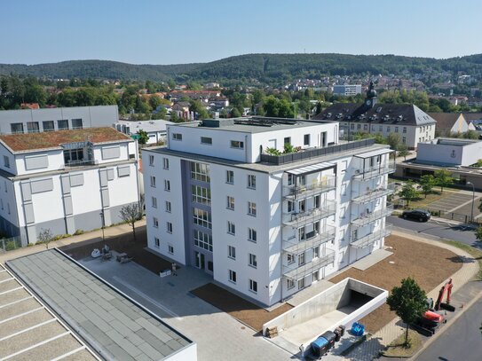 Sofort bezugsfertige Neubau 3-Zimmer-Wohnung mit Balkon in attraktiver Stadtrandlage und ausgezeichneter Infrastruktur