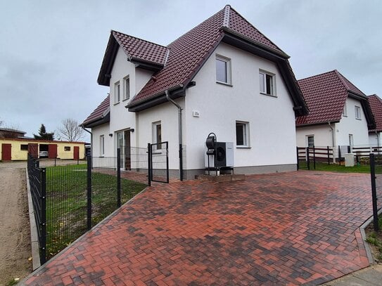 +++Erstbezug+++ Exklusives Einfamilienhaus mit großzügiger Terrasse und Garten auf der Sonneninsel Rügen zu vermieten