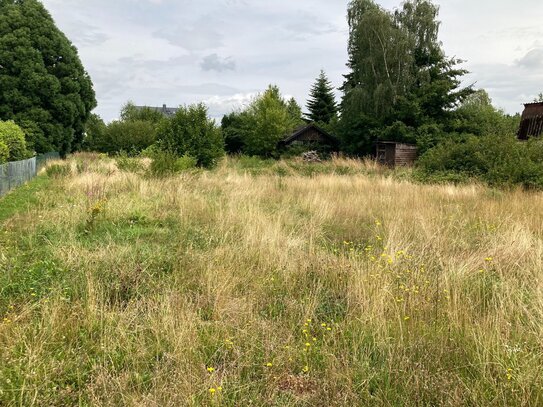 Großzügiges Baugrundstück mit vielen Investitionsmöglichkeiten und guter Verkehrsanbindung