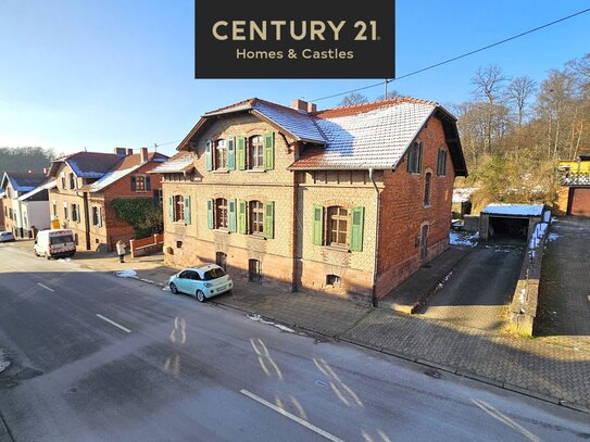 Historische Doppelhaushälfte mit viel Potential, großem Garten und Garage in Maybach