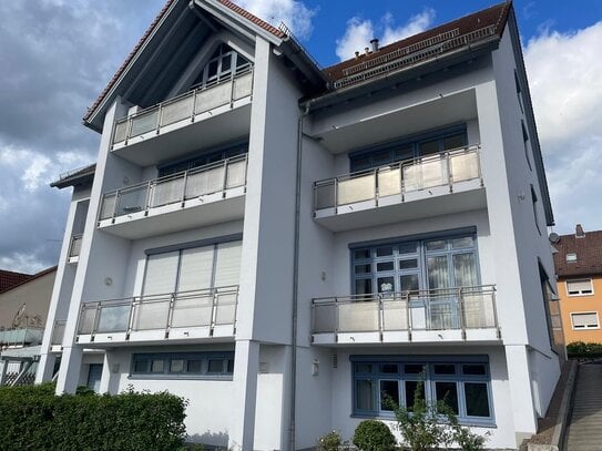 Renovierte 3-Zimmer-Wohnung mit Balkon und toller Aussicht - Leinburg