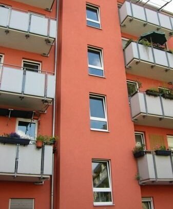 TOP 2-Zimmer-Wohnung, Balkon, 4.OG.-VIEL LICHT UND FREIE SICHT- Nbg-Südstadt Nähe Bahnhof/30igerZone