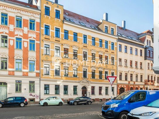 Gemütliche 2-Zimmer-Wohnung mit eigener Terrasse und Abstellkammer im sanierten Denkmalhaus