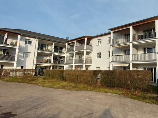 Seniorengerechte 2-ZKB-Wohnung mit Balkon und Stellplatz in Saal a.d. Donau