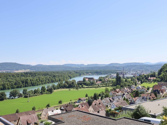 Traumhafter Ausblick, großes Haus mit noch größerem Grundstück: Wohnen im Grünen in ruhiger Lage