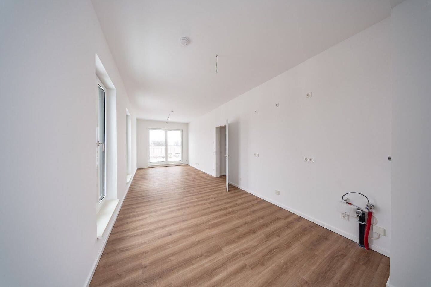 Neubauwohnung mit Fußbodenheizung und Terrasse im Erstbezug - Photo 1