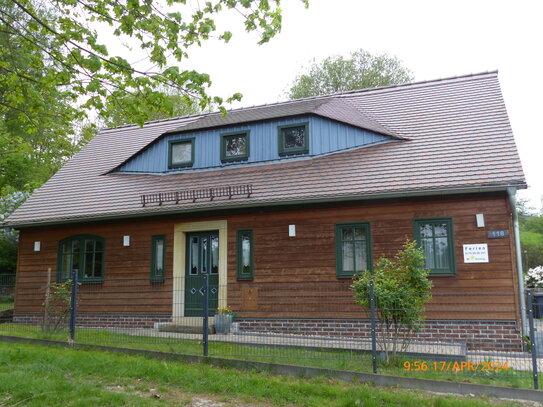 Einfamilienhaus mit interessantem Grundstück in sehr ruhiger Lage