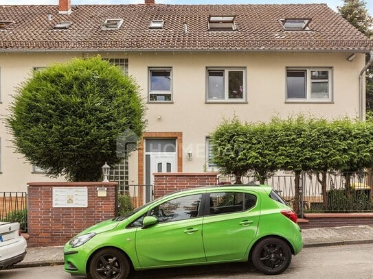 Exklusive Dachgeschosswohnung in begehrter Lage in Frankfurt am Main