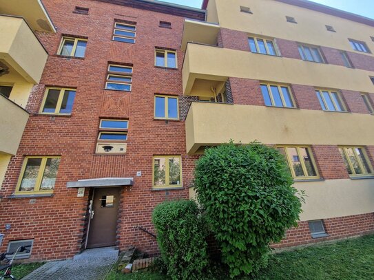 Für Studenten, Singles oder junge Paare, zwei Zimmer Wohnung mit Balkon!