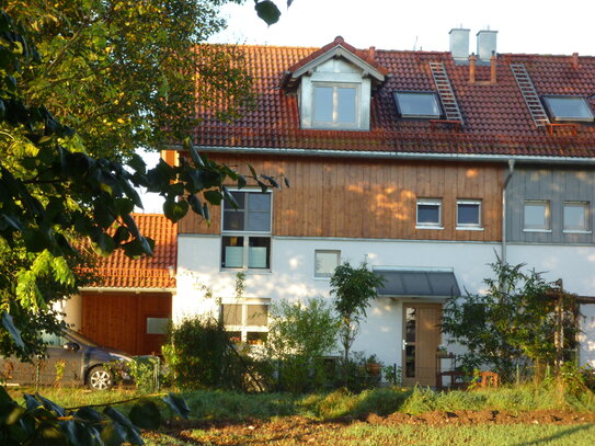 Großzügige Doppelhaushälfte mit Garten, EBK und 2 Bädern in Harthausen/Grasbrunn