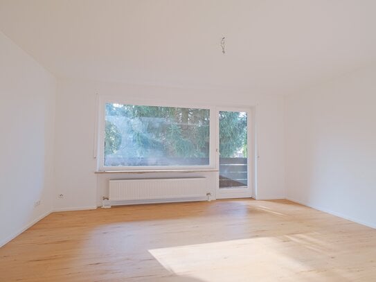 Moderne & toll geschnittene Wohnung mit Balkon, EBK & Stellplatz!