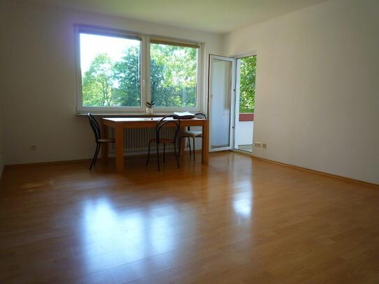 RESERVIERT - besonders ruhige Lage mit wunderbaren Baumbestand im Herzen von Davenstedt - gepflegte 3-Zimmer Wohnung -…