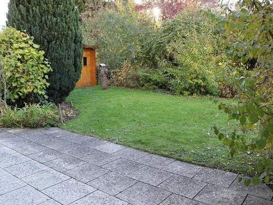 3-Zimmer-Wohnung mit großem Garten (ca. 226 qm), Terrasse und TG-Stellplatz in Hochzoll