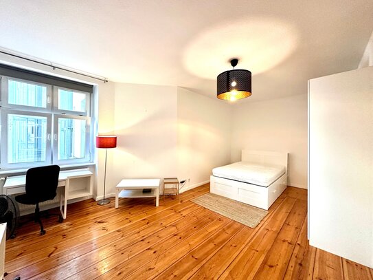 charmante Altbau-Wohnung im Prenzlauer Berg (Gleimviertel)