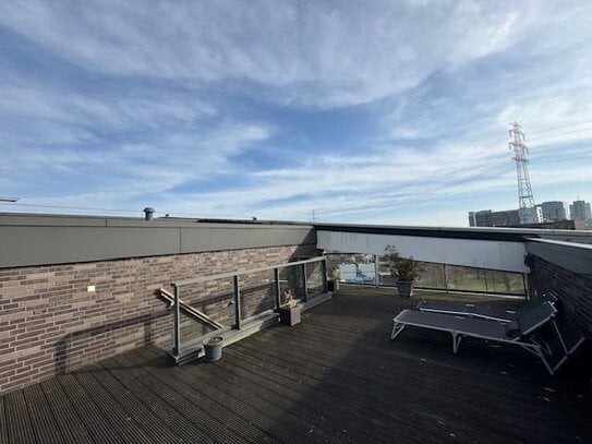 Wohnen am Wasser mit Dachterrasse und Loggia