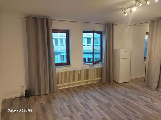 Schicke 1-Zimmer Wohnung, Gießen Innenstadt, voll möbliert, renoviert, 30qm, gerne an Pärchen