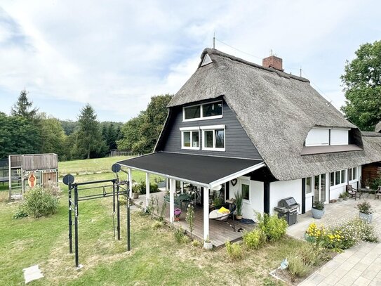 TRAUMHAUS MIT REETDACH IN BESTER LAGE - KERNSANIERT (optional mit mehr Grundstück)