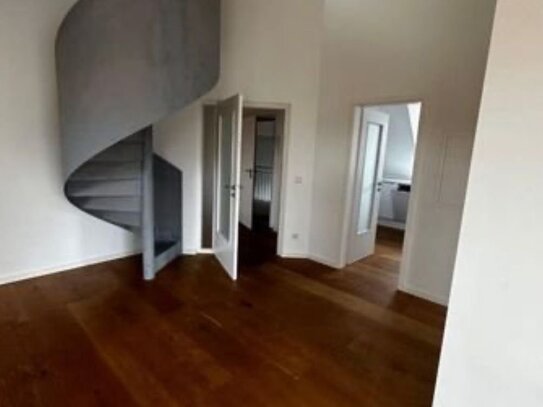 Lichtdurchflutete 3,5 Zimmer Maisonette Wohnung