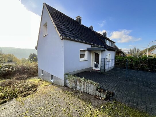 Handwerker aufgepasst! Kleine Doppelhaushälfte mit großem Grundstück in Gevelsberg!