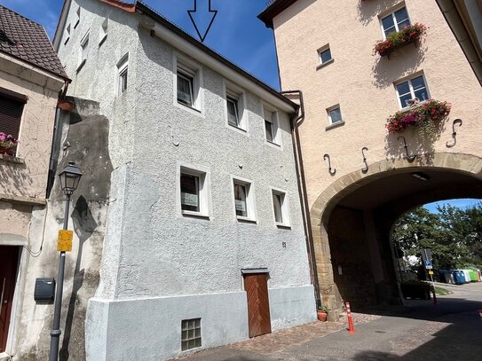 Historisches Haus an der Stadtmauer