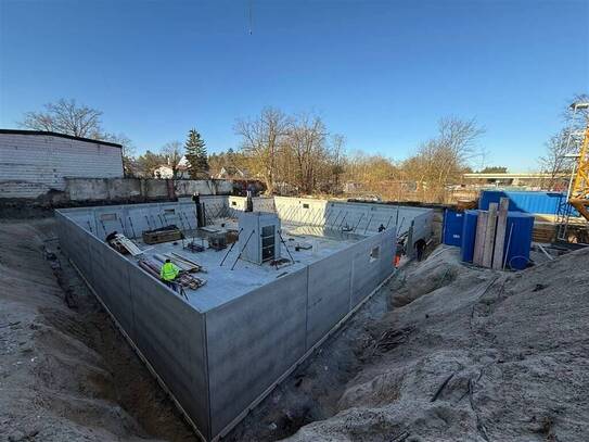 3 Zimmer Erdgeschosswohnung mit Terrasse und eigenem Garten in zentraler Lage von Feucht - KfW Förderung möglich Effizi…