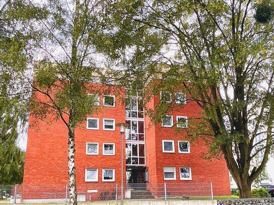 Platz für die ganze Familie - Gepflegte 4-Zimmer-Wohnung mit Laminatboden in Hannover-Bothfeld