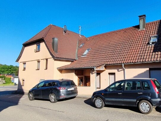 Leerstehende 2 Zimmer DG. Wohnung, eine Dachterrasse in Berglen-Oppelsbohm