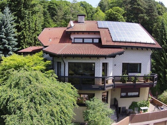 Großzügiges Familienhaus mit Einliegerwohnung und herrlichem Blick über das Neckartal - von privat