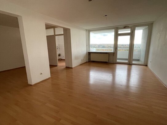 Großzügige helle 3-Zimmerwohnung mit Balkon