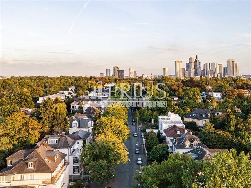 Seltene Rarität im Frankfurter Diplomatenviertel - Ein Rohdiamant mit enormem Potenzial