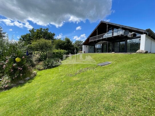 Einzigartiges Einfamilienhaus mit Panoramablick und großem Grundstück