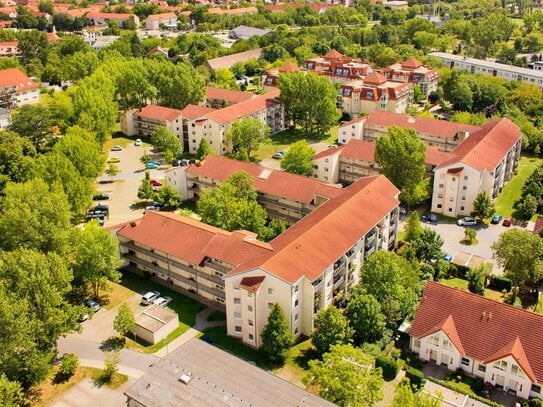 Merseburg: geräumige 3-Zimmer-Wohnung in gepflegter Anlage mit Terrasse,Laminat und Stellplatz