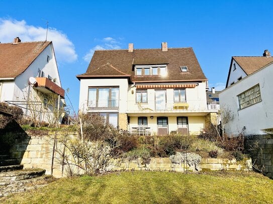 Charmantes 1-2 Fam-Haus in sonnenverwöhnter Lage mit Garage, Nebengebäude und großem Garten, Grd. 756m², Wfl. 155m²!