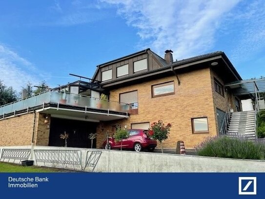 Sehr großzügiges Einfamilienhaus mit separater Einliegerwohnung !